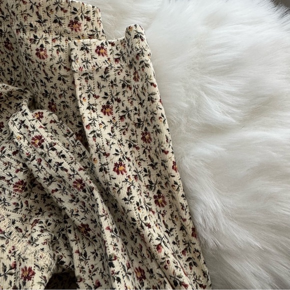 Doen Annie Tee in Windswept Dahlia - Picture 5 of 9